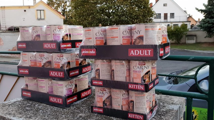 DĚKUJEME DÁRCŮM ZA ÚŽASNĚ DARY