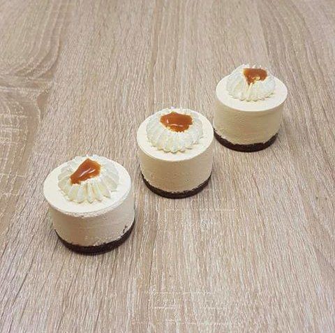 ZÍTRA NÁS TAM POTKÁTE S NAŠÍM CHARITATIVNÍM KRÁMKEM...