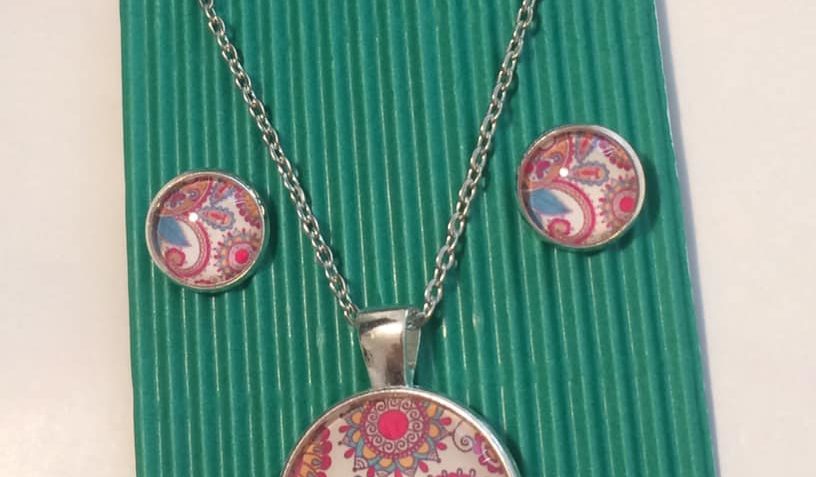 Přihazujte po rozkliku fotky :) Konec dražby dnes večer....