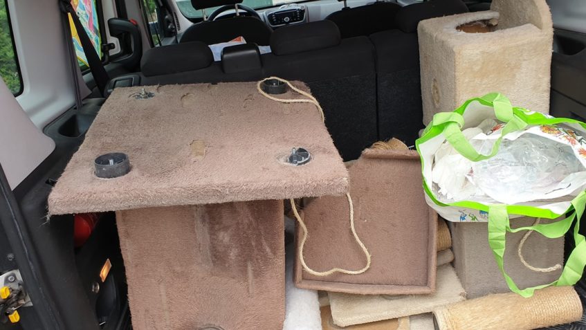 DNES UKLÍZÍME STARÁ ŠKRABADLA NA SBĚROVÝ DVŮR A MONTUJEME NO...