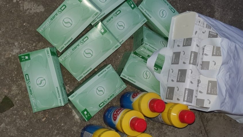 MOC DĚKUJEME ZA ÚŽASNÝ A TEĎ TOLIK POTŘEBNÝ DAR