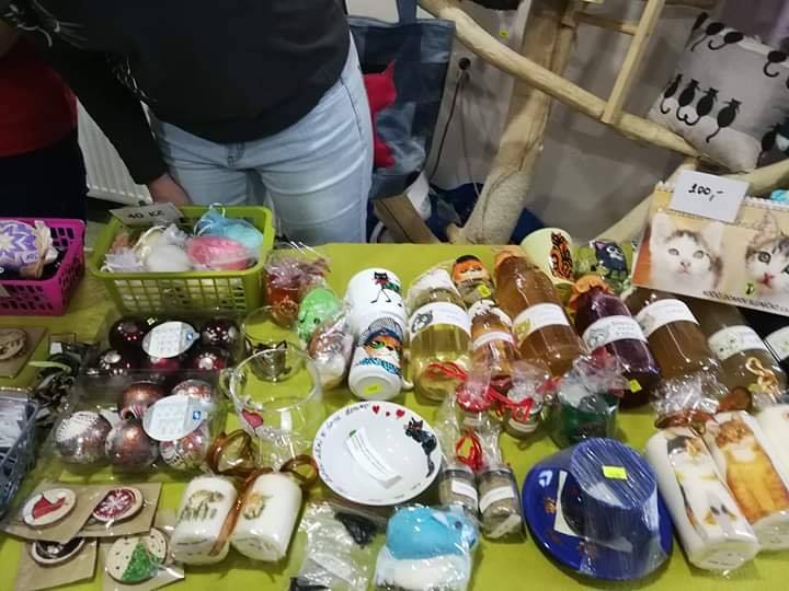 DNES PO OBĚDĚ SI DÁME SPOLEČNÉ KAFÍČKO  V KAVÁRNĚ U KOČIČÍCH...