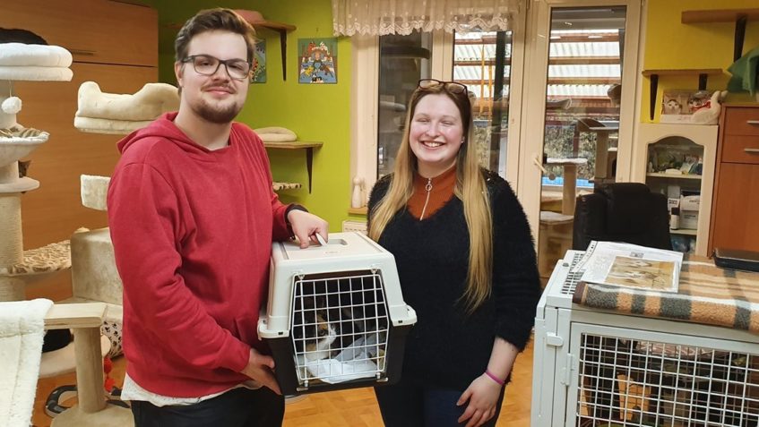 ŠTĚDRÝ DEN  UŽ BUDE DOMA U SVÝCH ADOPTIVNÍCH RODIČŮ TRÁVIT I...