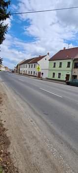 Může jít o obrázek street , sky a road